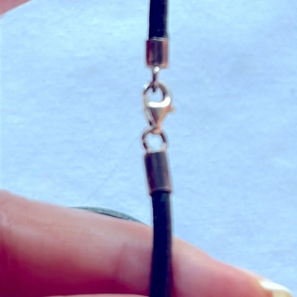 Amber pendant with leather necklace - Picture 14 of 14